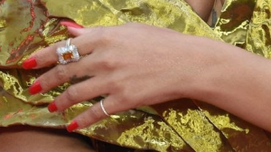 Rihanna, Her diamond ring power moment