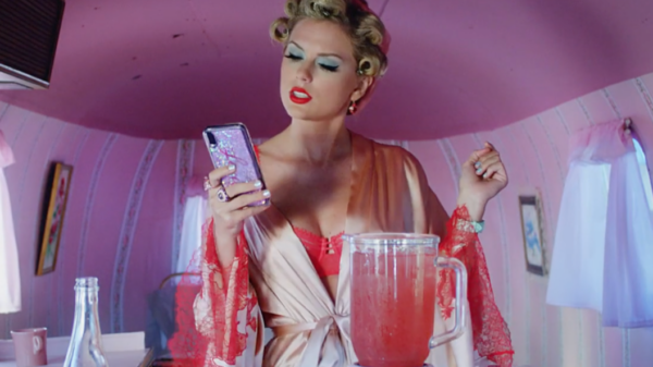 Taylor Swift, $20K Worth of Jewels Rocked in Music Video