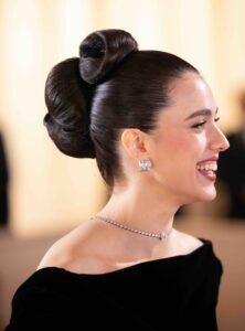 Margaret Qualley’s Royal Elegance