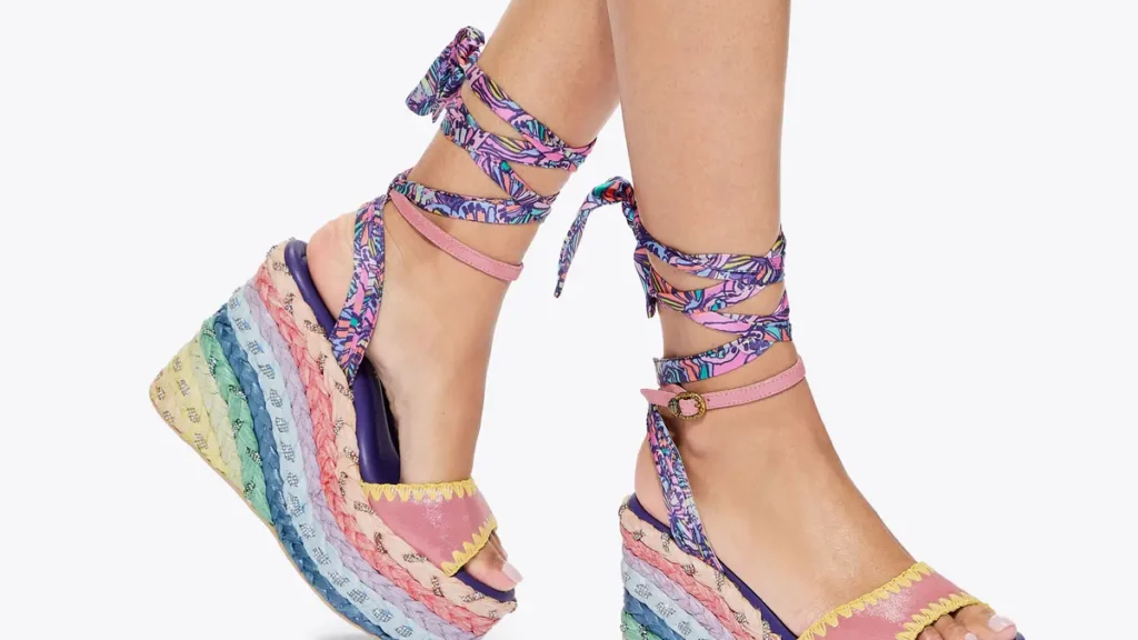 Kurt Geiger London WEDGED Chelsea Scarf Wedge in Pink Suede