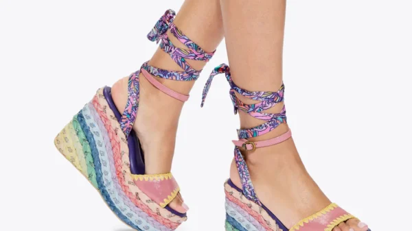 Kurt Geiger London WEDGED Chelsea Scarf Wedge in Pink Suede